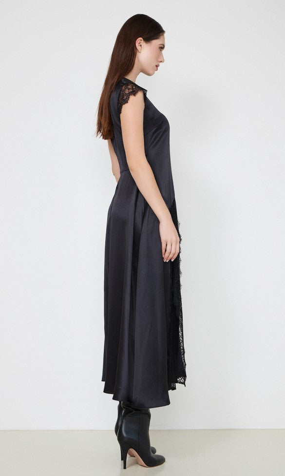 Μεταξωτό μαύρο φόρεμα με δαντέλα Adriana