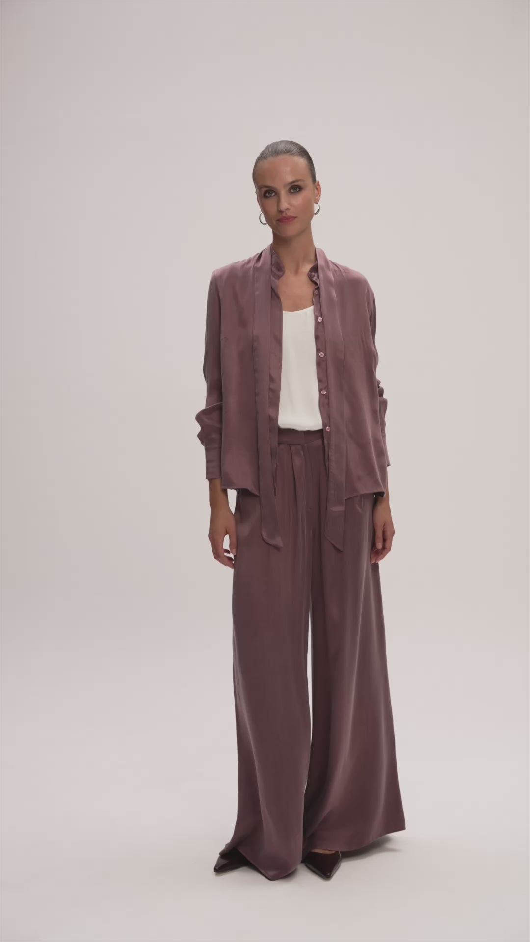 Moon Shirt Dusty Pink — product video